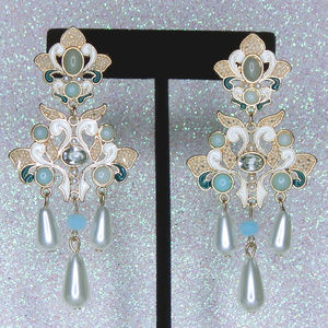 Pastel gold and pearl post earrings